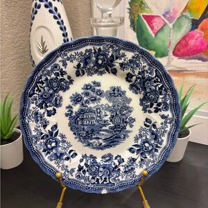 Classic Blue and White Floral Dinner Plate